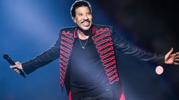 ¿Lionel Richie, a punto de morir? El cantante es hospitalizado terapia intensiva tras concierto en St. Louis