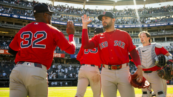 Red Sox blanquean a Yankees en el primer juego de la doble cartelera y empatan la serie en Nueva York