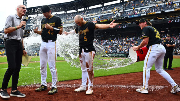 Pirates consuman dramática remontada ante Tigers con cuadrangulares consecutivos en la novena entrada