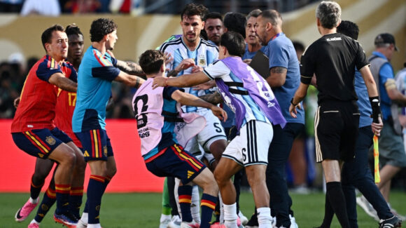 FIFA ayuda a Argentina: sancionados del Mundial 2026 podrán cumplir sus suspensiones en partidos amistosos