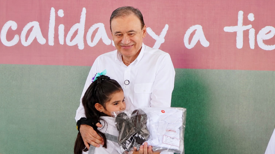 Más de 109 mil alumnos de Hermosillo recibirán uniformes gratuitos antes del arranque del ciclo escolar