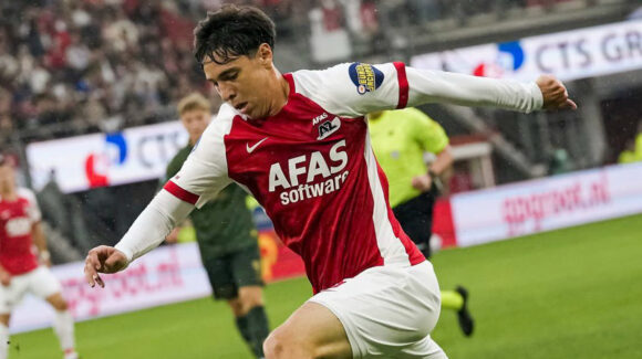 Mateo Chávez brilla con golazo y asistencia en goleada del AZ Alkmaar que sigue invicto en la Eredivisie