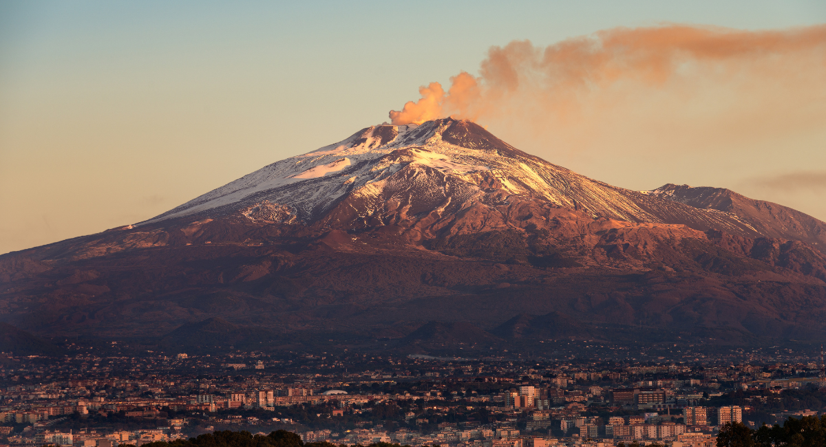 Muere turista estadounidense al ser alcanzado por un rayo en el monte Etna en Italia