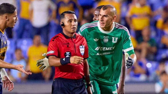 Perdió la cabeza; Nahuel Guzmán empuja al árbitro en la Leagues Cup y podría enfrentar dura sanción