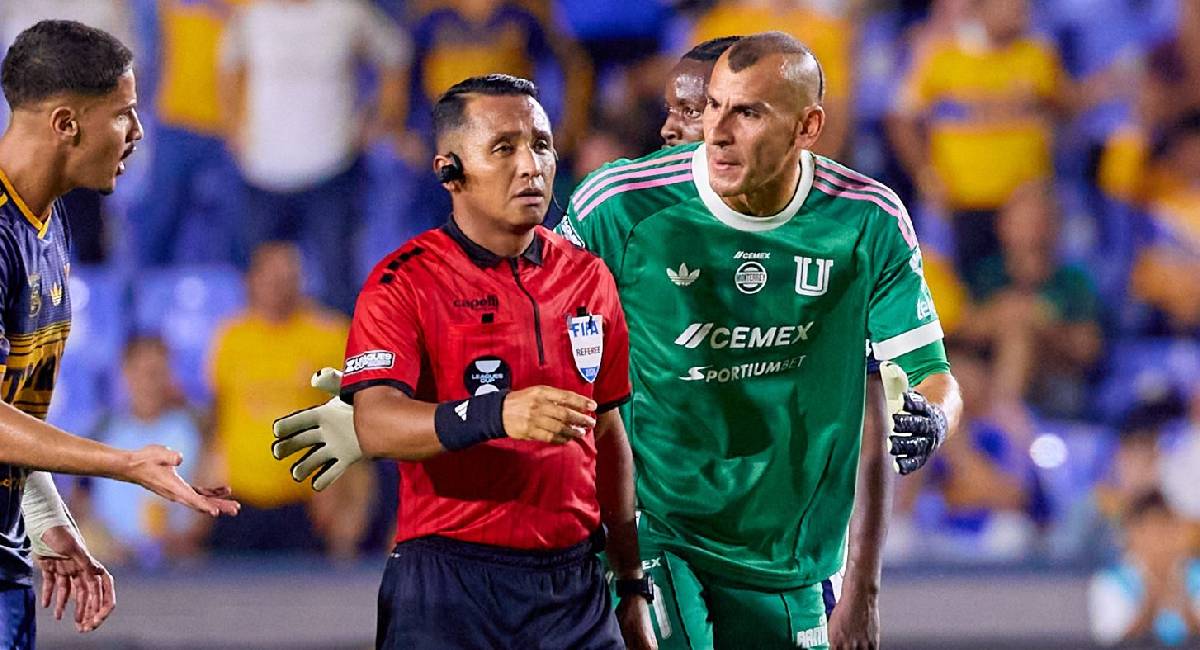 Nahuel Guzmán podría enfrentar una dura sanción luego de haber empujado al árbitro en un partido de la Leagues Cup 2026