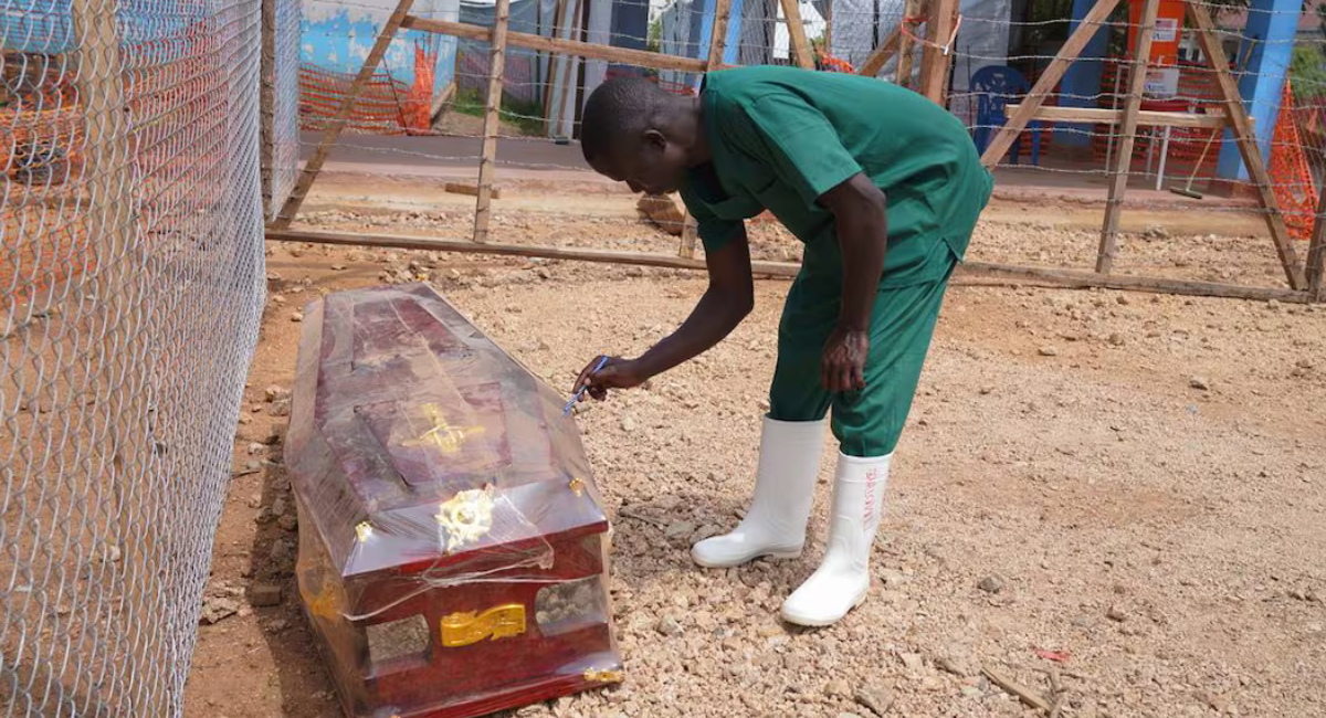 OMS anuncia el fin del ébola en Uganda en medio de la tragedia sanitaria en el Congo