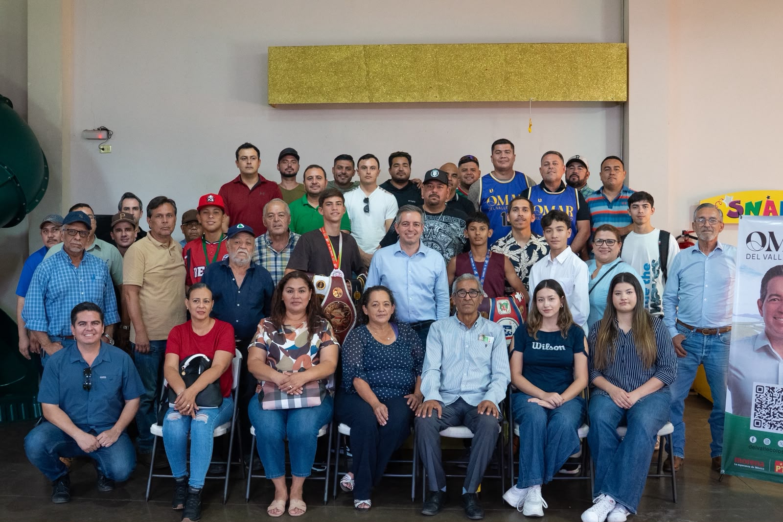 Omar Del Valle Colosio impulsa el deporte y escucha a atletas en Sonora