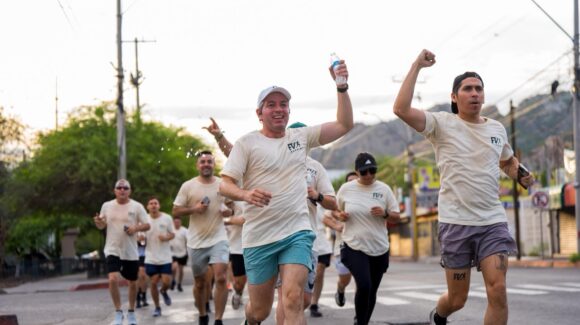Omar Del Valle Colosio impulsa el deporte y escucha a atletas en Sonora