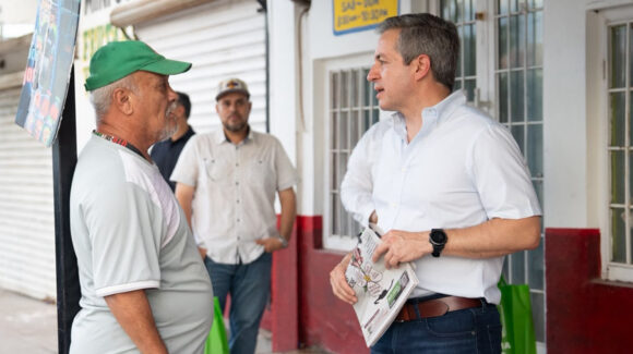 Omar Del Valle Colosio recorre Nuevo Hermosillo y acompaña el noveno aniversario de su tianguis