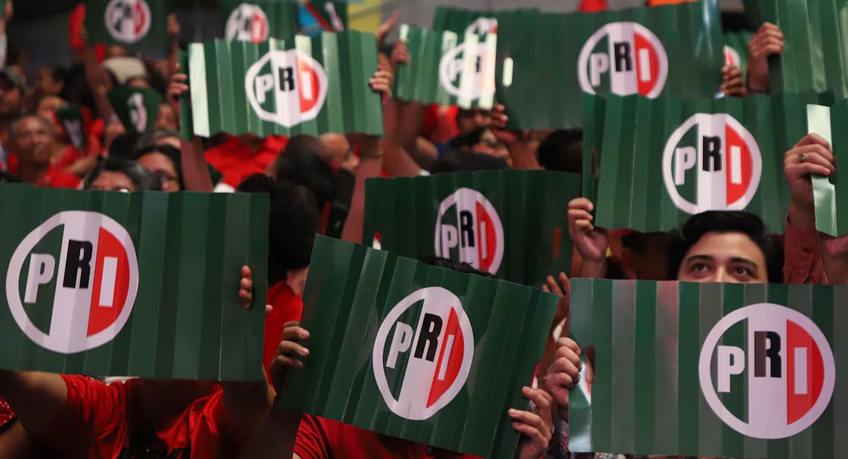 PRI propone regresar al criterio de excelencia académica para obtener becas