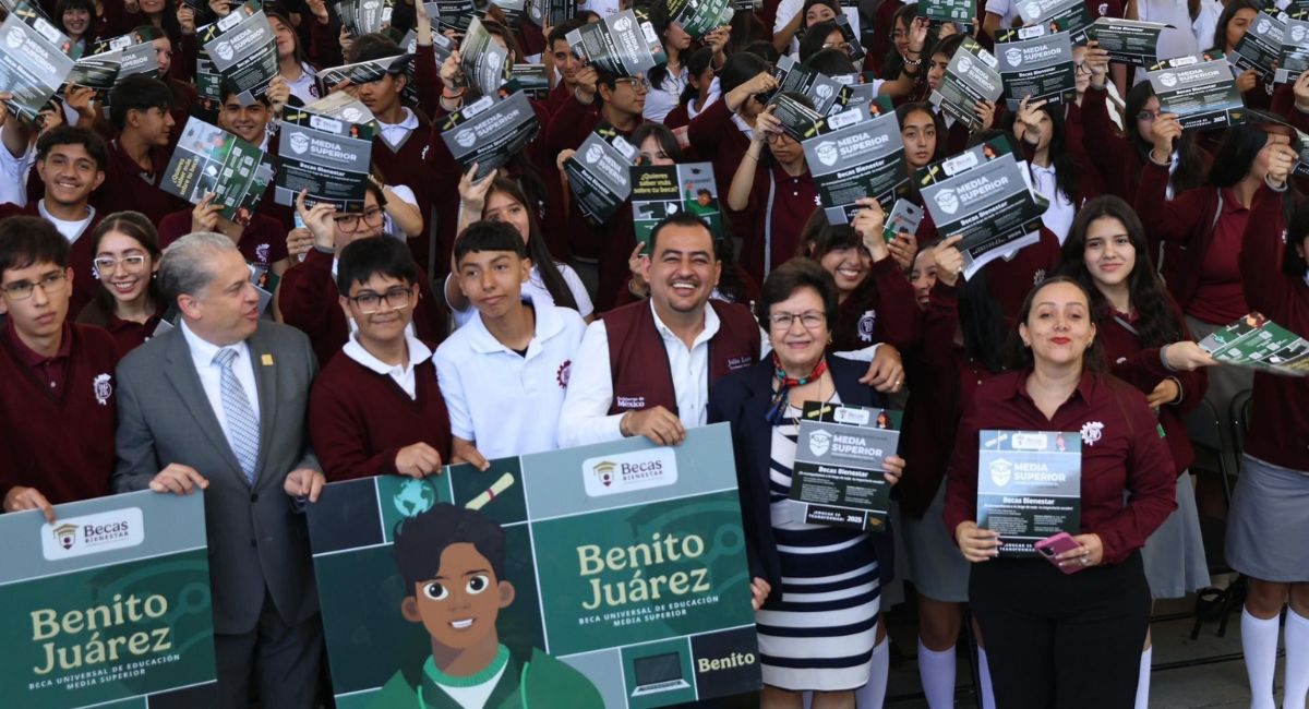 PRI propone regresar al criterio de excelencia académica para obtener becas