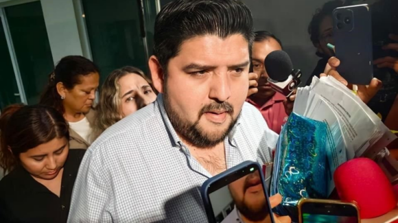 Padre de Dafne Zapata desafía orden judicial y vuelve a comparecer por Zoom