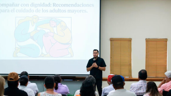 Promueven cuidado digno e integral para adultos mayores en conferencia magistral en Cajeme