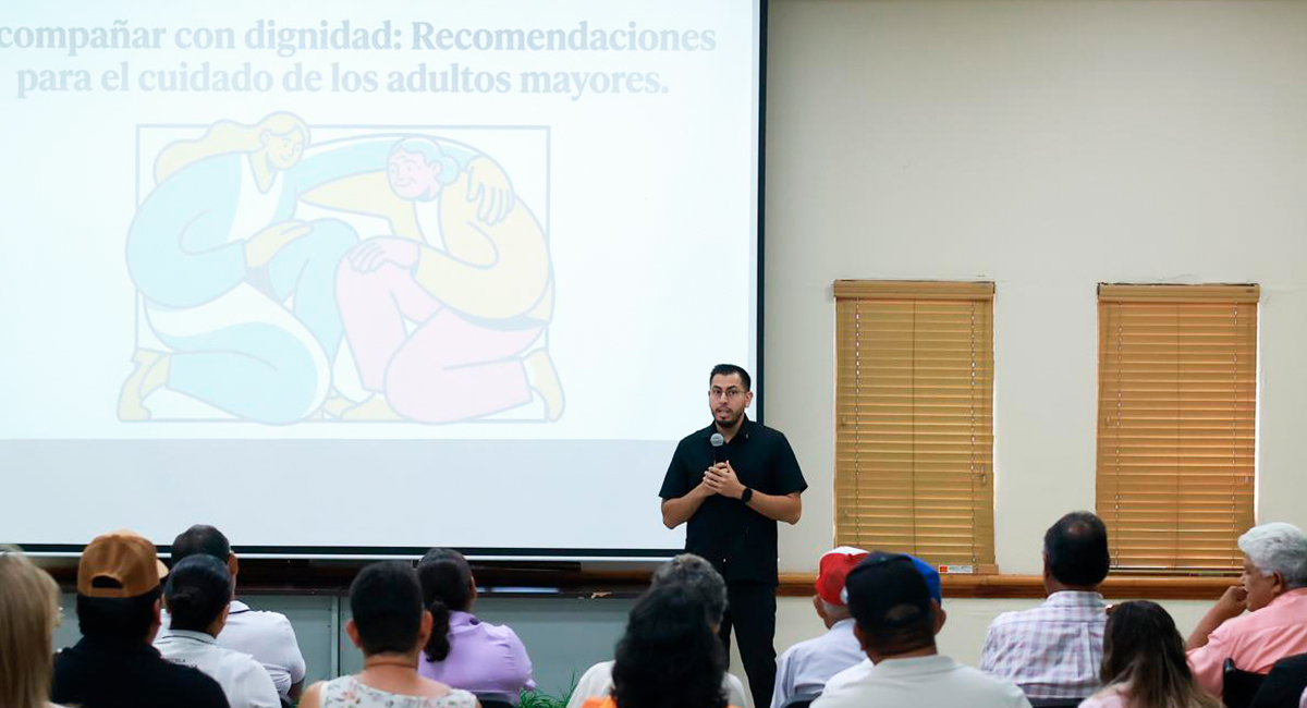 Promueven cuidado digno e integral para adultos mayores en conferencia magistral en Cajeme