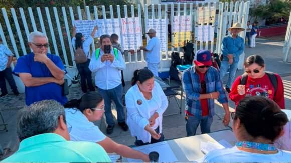 Protestan suplentes de hospital del ISSSTE en Hermosillo por falta del pago salarial