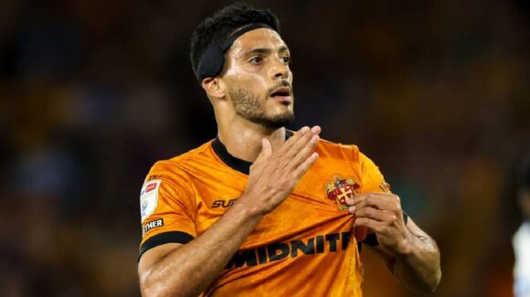 ¡Si señor! Raúl Jiménez marca gol de último minuto y tiene regreso triunfal con el Wolverhampton