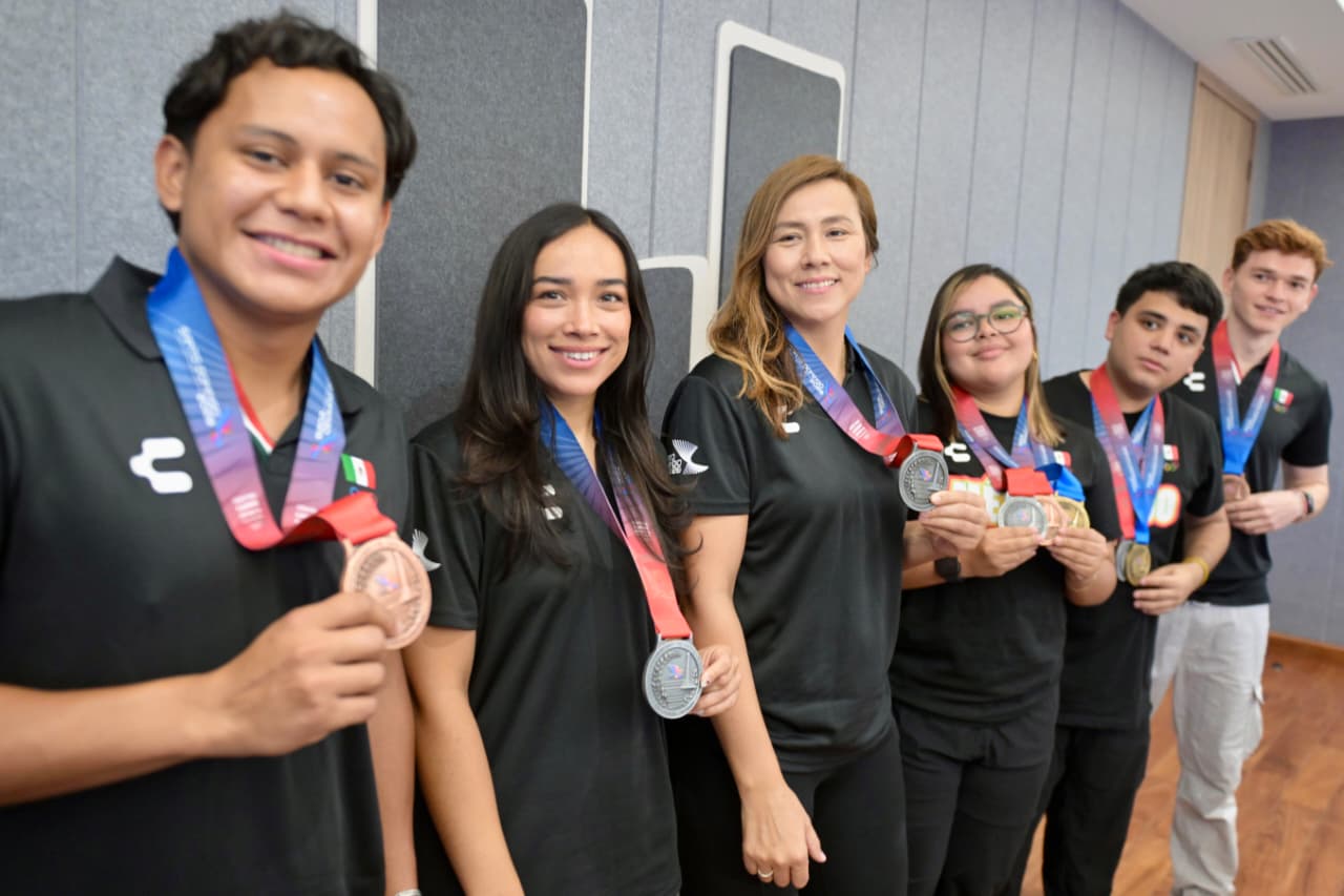 Reconoce Toño Astiazarán a medallistas de Juegos Centroamericanos