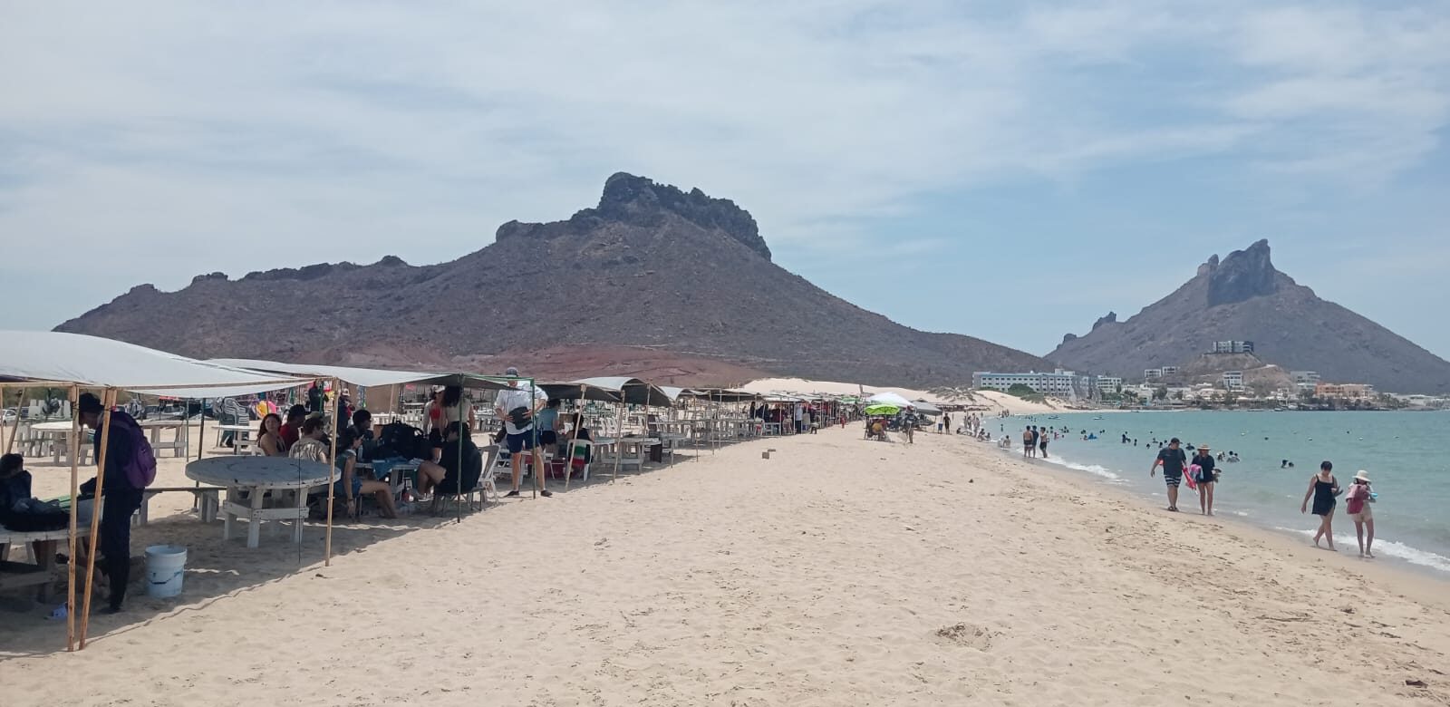 Renta ilegal de carpas en playas de San Carlos es un problema que va al alza