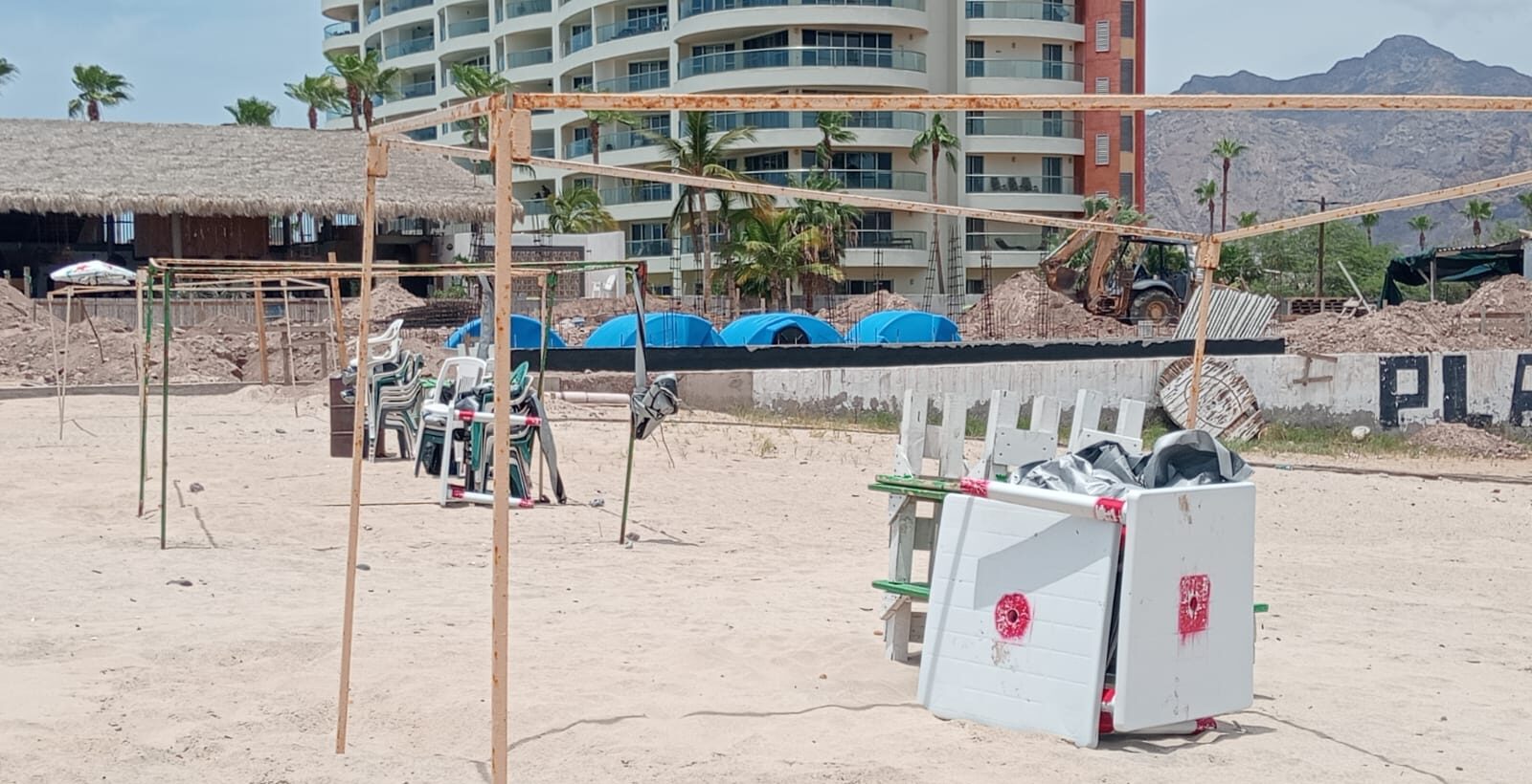 Renta ilegal de carpas en playas de San Carlos es un problema que va al alza