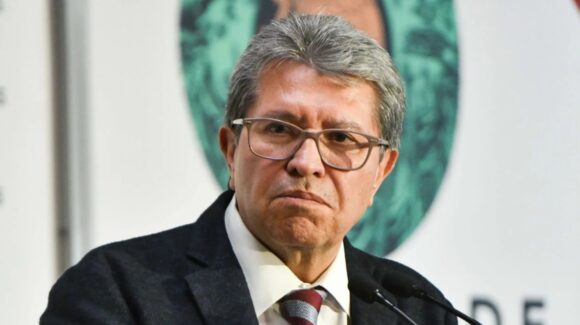 Ricardo Monreal pide acotar reforma sobre doble nacionalidad a altos cargos