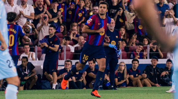 Barcelona vence al Athletic, toma el liderato de LaLiga y Rodri debuta oficialmente con la camiseta blaugrana