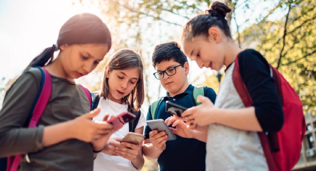 SEP implementa drástica restricción para regular el uso de dispositivos móviles en las escuelas
