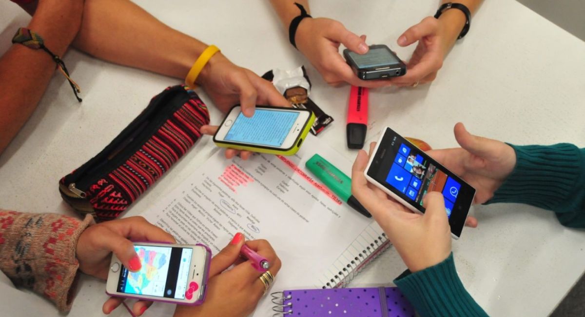 SEP implementa drástica restricción para regular el uso de dispositivos móviles en las escuelas