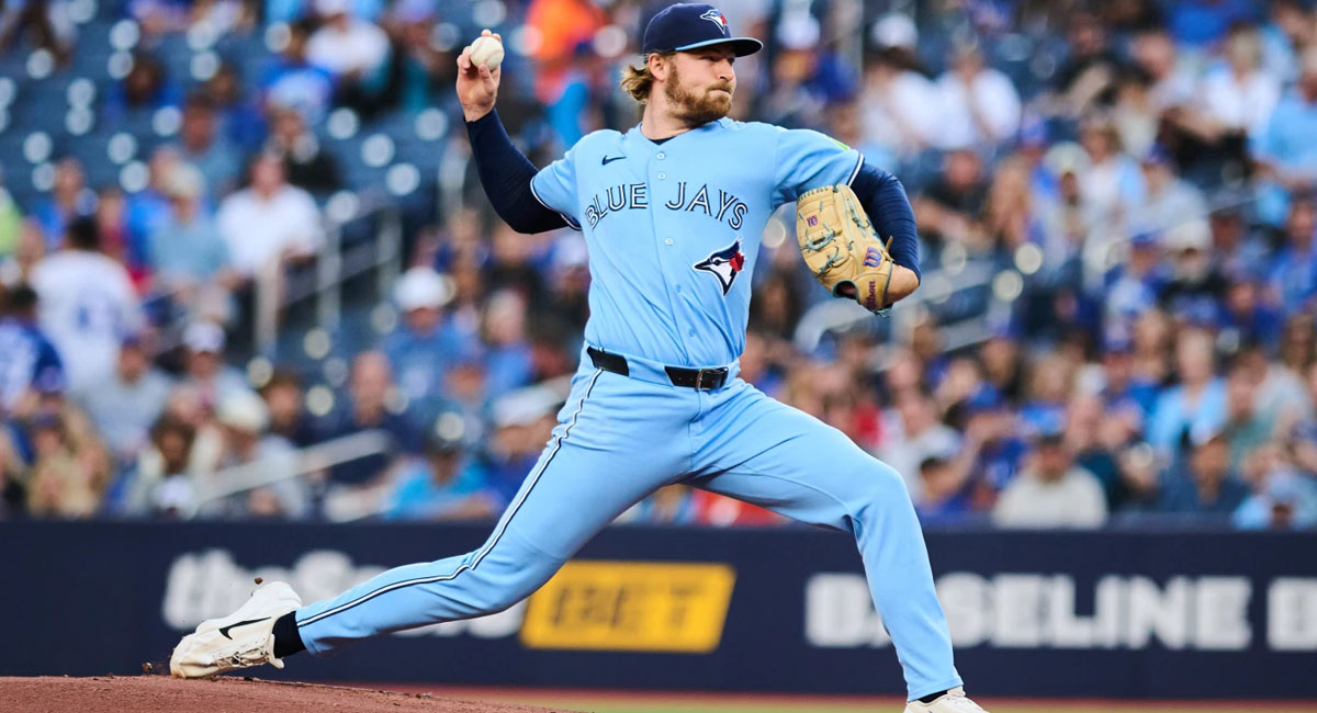 Spencer Miles inició el juego y salió después de ser golpeado por una línea