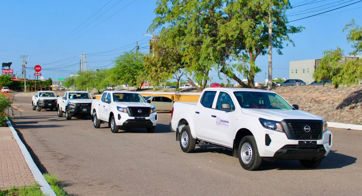 Sagarhpa entrega 10 vehículos para blindar vigilancia contra el gusano barrenador del ganado en Sonora