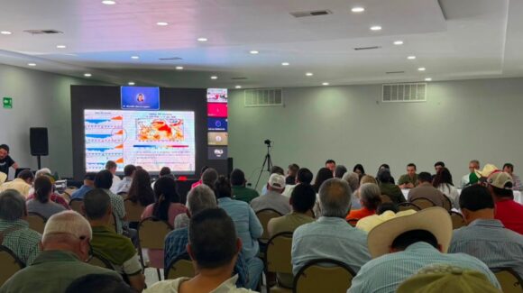 Sagarhpa se reúne con agricultores de San Luis Río Colorado para planificar el ciclo agrícola 2026-2027