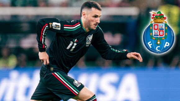 Santiago Giménez viaja a Portugal para completar su llegada al Porto desde el AC Milan: “Estamos listos”