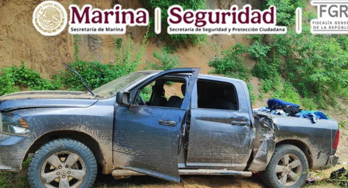 Semar decomisa arsenal, droga y 49 explosivos improvisados durante operativo en Sinaloa