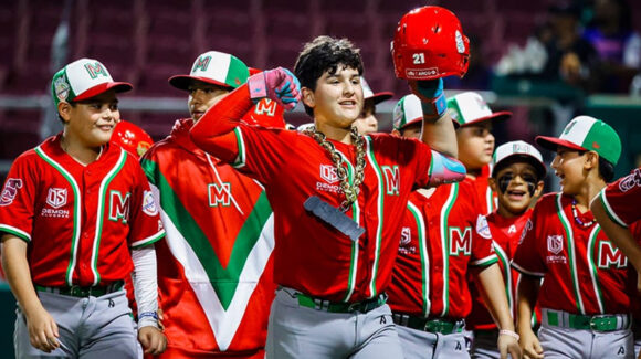 Ramón Figueroa hace historia en el debut de México Rojo en la Serie del Caribe Kids 2026