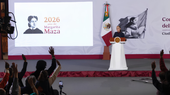Sheinbaum mantiene veto a comida chatarra en escuelas y alista nueva estrategia de salud