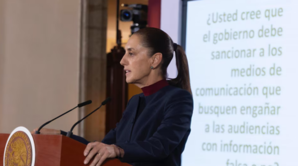 Sheinbaum niega lista negra de periodistas y políticos contrarios a la 4T