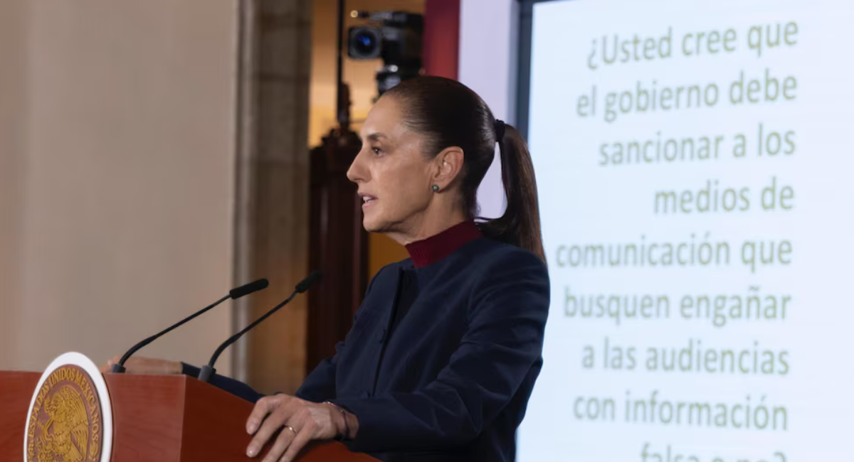 Sheinbaum niega lista negra de periodistas y políticos contrarios a la 4T