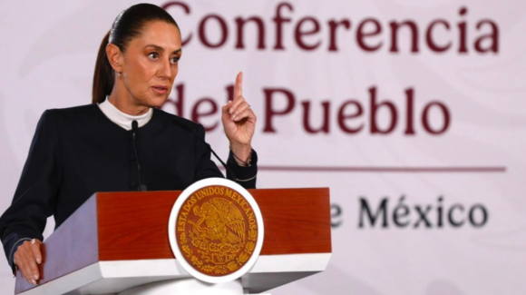Sheinbaum pide regresar al lápiz y papel en escuelas; reitera veto a celulares en las aulas