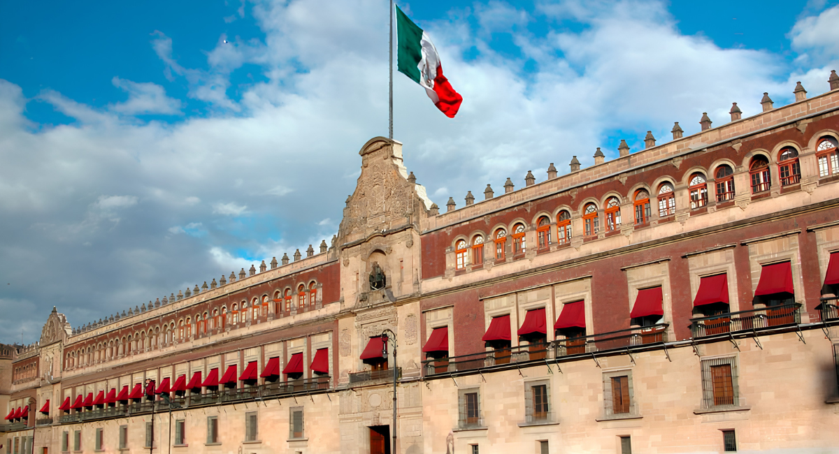 Sheinbaum reúne a su gabinete en Palacio Nacional rumbo al Segundo Informe de Gobierno