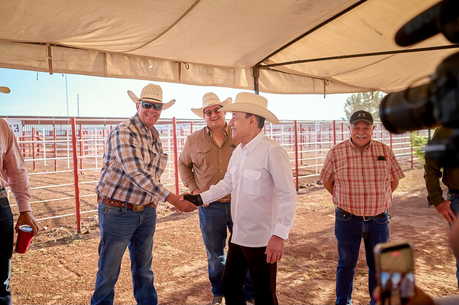 Sonora reabre exportación de ganado a EU; Durazo y Sheinbaum encabezan regreso