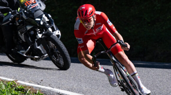 Tadej Pogačar reaparece tras su fuerte caída en la Vuelta a España; así luce desde el hospital