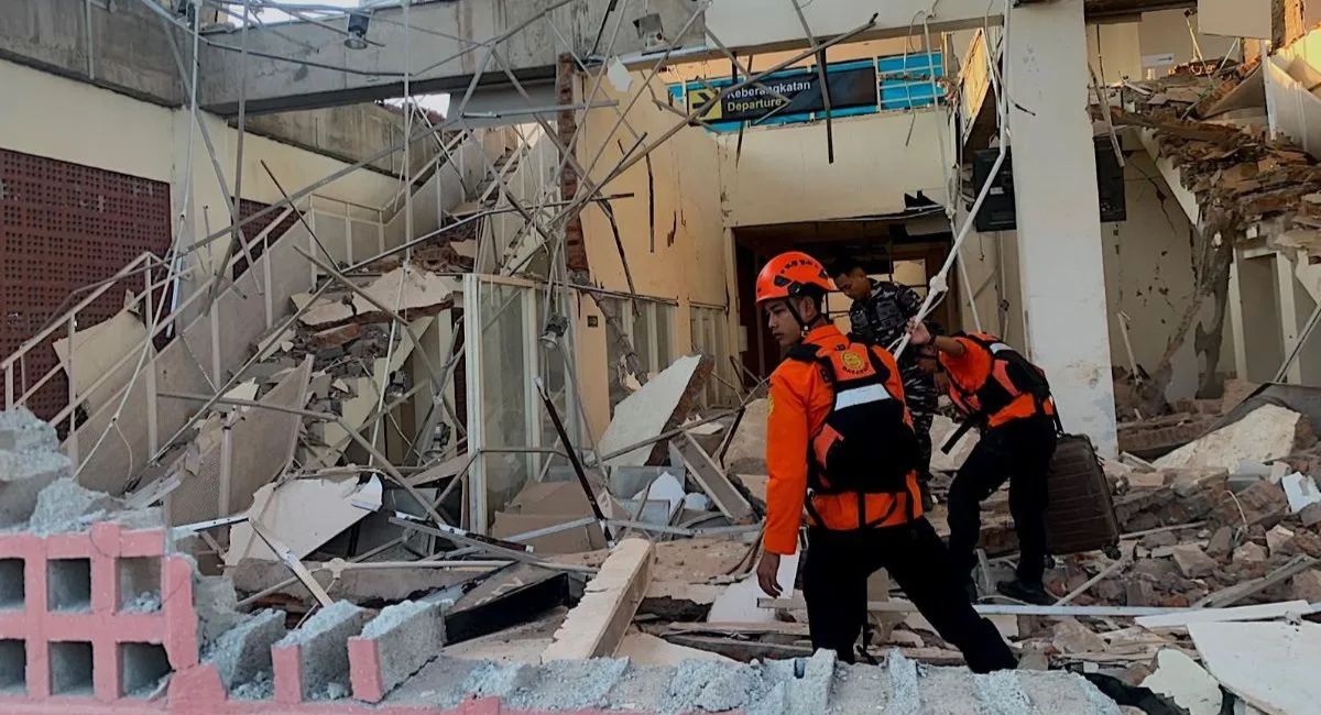 Terremoto en Flores deja 47 muertos y otro sismo sacude Sumatra