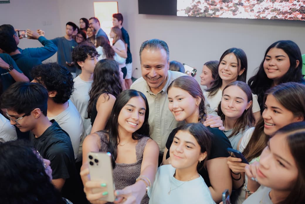'Toño' Astiazarán comparte con jóvenes de Ciudad Obregón experiencia en energía limpia
