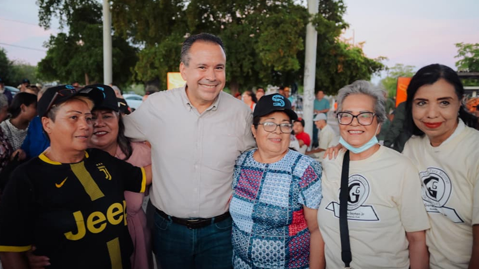 'Toño' Astiazarán dialoga con vecinos y agricultores de Huatabampo sobre retos y soluciones para la actividad productiva