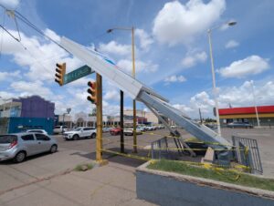 Tormenta deja destrozos por las calles de Ciudad Obregón