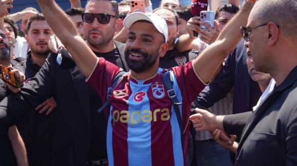 Mohamed Salah ya pisa Turquía para cerrar su fichaje con Trabzonspor luego de nueve temporadas en Liverpool