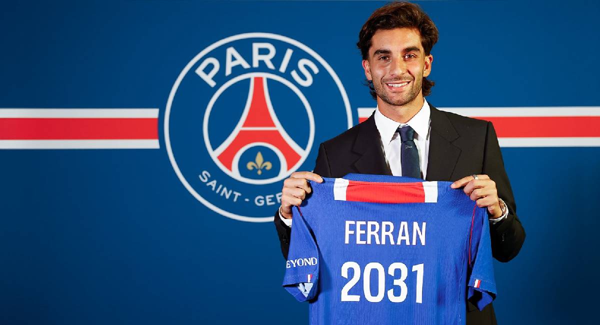 Tras varios días en negociaciones, el Paris Saint-Germain confirmó el fichaje de Ferrran Torres, procedente del Barcelona