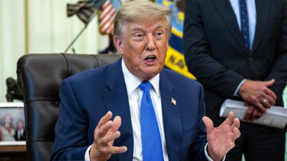 Trump afirma que la Armada de Estados Unidos controla el estrecho de Ormuz y el paso está abierto