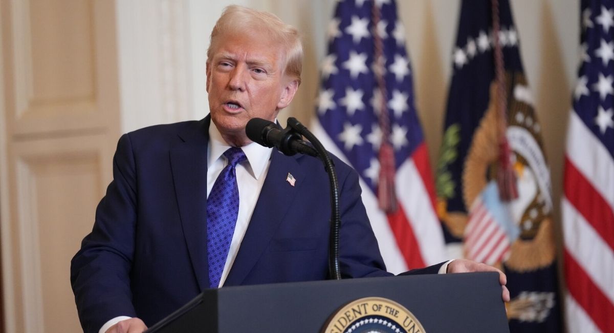 Trump defiende los centros de datos en Estados Unidos y advierte que la oposición beneficia a China
