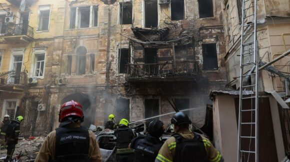 Misil ruso impacta depósito de armas cerca de Kiev; explosiones dejan al menos 37 muertos