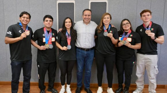 Reconoce Toño Astiazarán a medallistas de Juegos Centroamericanos